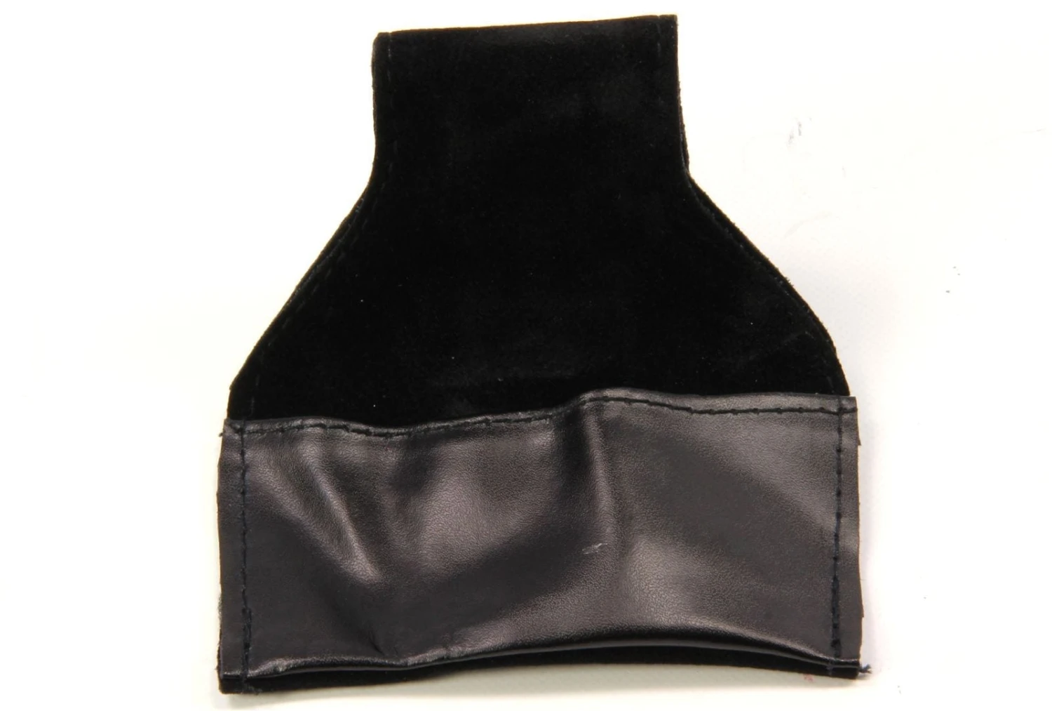 Cue & Case PLAIN BLACK Leather Chalk Pouch With Belt Hook – For Snooker And Pool Players 4 Cue & Case PLAIN BLACK Leather Chalk Pouch With Belt Hook – For Snooker And Pool Players - Image 2