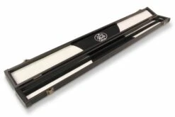 Baize Master Baize Master Deluxe PLAIN BLACK 2pc Pool And Snooker Cue Case With Metal Badge And Plastic Ends - Black White Interior 17 Baize Master Baize Master Deluxe PLAIN BLACK 2pc Pool And Snooker Cue Case With Metal Badge And Plastic Ends - Black White Interior -Billiards Shop IMG 0511